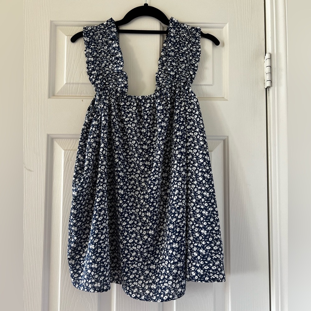 NWOT size large, cute, fun, flowy flower top
